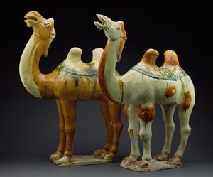 جملان ، أسرة تانغ (618-907) (آنية فخارية)