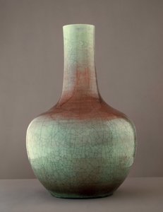 وعاء زجاجي ملون (آنية فخارية)