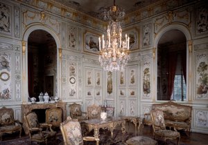 منظر لغرفة المعيشة الكبيرة في Chateau de Champs sur Marne. زينها كريستوف هويت (1700-1759)