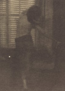 نموذج في New York Studio ، حوالي عام 1915. بواسطة كلارنس إتش وايت