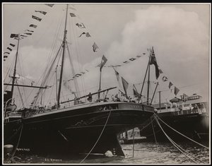SS "Umbria" في قفص الاتهام ، حوالي 1897 (صورة بالأبيض والأسود) بواسطة شركة بايرون