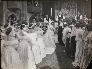 صورة ثابتة من فيلم Sixty Years a Queen ، حوالي عام 1914 (صورة بالأبيض والأسود) بواسطة شركة بايرون