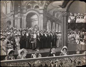 صورة ثابتة من فيلم Sixty Years a Queen ، حوالي عام 1914 (صورة بالأبيض والأسود) بواسطة شركة بايرون