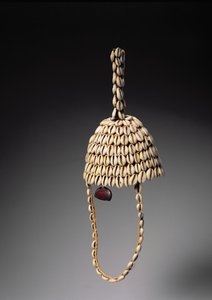 القبعة (القذائف والعظام) (انظر أيضًا 181646) بواسطة الكونغوليون