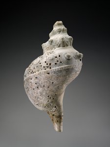 صدفة محارة سماوية بها جماجم ، 900-1521 م (قوقعة) بواسطة ثقافة Huastec