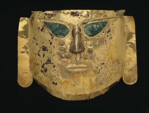 قناع احتفالي ، 900-1100 ميلادي (ذهبي ، نحاسي ، وطلاء)