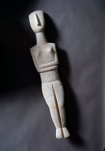 تمثال نسائي ، تمثال تخطيطي ، رخام أبيض مع ترصيع باللون الأصفر ، 3200-2000 قبل الميلاد