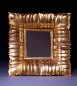 مرآة Giltwood ، صممها Dagobert Peche (1887-1923) ، منحوتة بأوراق نباتية متداخلة منمنمة ، حوالي عام 1925 (giltwood)