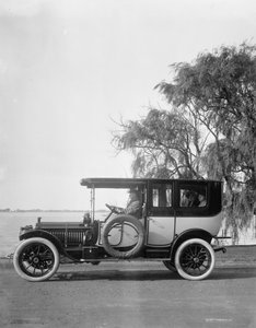 باكارد 1912 سيدان بواسطة شركة ديترويت للنشر