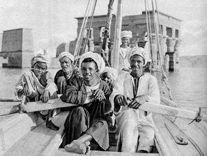 ملاحو بربرين ، جزيرة فيلة المغمورة ، مصر ، عام 1922 بواسطة دونالد ماكليش