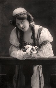 ماي آش ، ممثلة ، 1900s. بواسطة استوديوهات دوفر ستريت