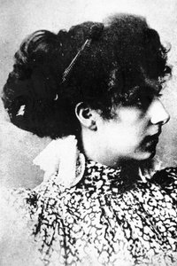 Mata Hari as a young girl (b/w photo) بواسطة مصور هولندي