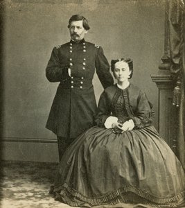 اللواء جورج ب.ماكليلان وزوجته ، نشرته مناظر أنتوني المجسمة ، c.1861-65