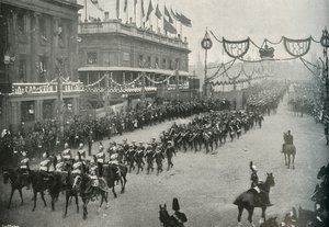 The Naval Contingent Crossing London Bridge to Southwark ، London ، 1897.