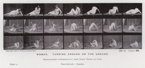 The Human Figure in Motion: Woman, turning around on the ground (b/w photo) بواسطة ايدويرد مويبريدج