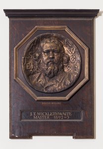 وسام يضم جون T.Micklethwaite ، c.1893 بواسطة إدوين روسكو مولينز