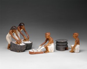 الخبازون والبيرة من مقبرة مكتيري ، c.1981-1975 قبل الميلاد (الخشب ، الجيسو ، الطلاء ، الكتان)