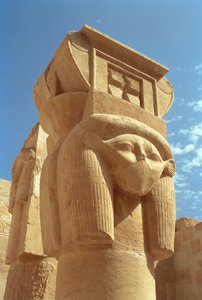 عمود برأس حتحور ، من كنيسة حتحور ، معبد حتشبسوت ، المملكة الحديثة ، c.1552-1296 قبل الميلاد