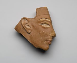 رأس ملف البطانة ، من تل العمارنة ، المملكة الحديثة ، c.1353-36 قبل الميلاد (الكوارتز الأحمر) بواسطة الأسرة الثامنة عشر المصرية