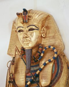 تابوت داخلي للملك ، مقبرة توت عنخ آمون (1370-1352 قبل الميلاد) المملكة الحديثة (مطعمة بالذهب بالأحجار شبه الكريمة)