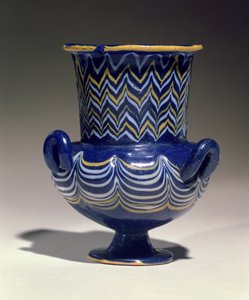 Krateriskos ، من سقارة ، المملكة الجديدة (الزجاج)