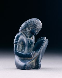 كاتب جالس ، المملكة الحديثة ، 1391-1353 قبل الميلاد (رمادي)
