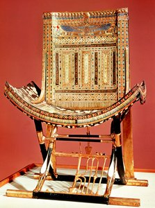 العرش الكنسي للفراعنة ، من مقبرة توت عنخ آمون (1370-52 قبل الميلاد) المملكة الحديثة (خشب مرصع) (انظر أيضًا 59232)