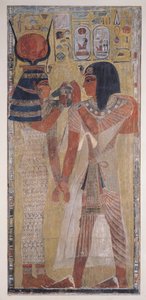 الإلهة حتحور تضع الياقة السحرية على سيتي الأول (c.1394-1279 قبل الميلاد) ، مأخوذة من قبر سيتي الأول في وادي الملوك ، المملكة الحديثة (نقش مصبوغ بالحجر الجيري) بواسطة الأسرة المصرية التاسعة عشرة