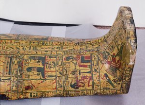 تفاصيل الغلاف الخارجي السفلي لمومياء نسيامون ، التي يُحتمل أن تكون موجودة في دير البحري ، المملكة الحديثة ، حوالي 1100 قبل الميلاد (خشب مدهون) بواسطة الأسرة المصرية العشرون