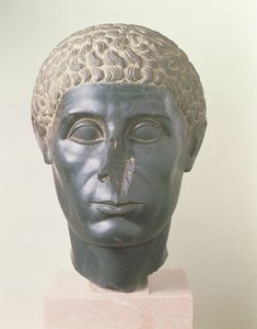 رأس بروكلين الأسود ، ربما من Mitrahineh ، العصر البطلمي المتأخر (c.50 قبل الميلاد) (ديوريت) بواسطة الفترة البطلمية المصرية