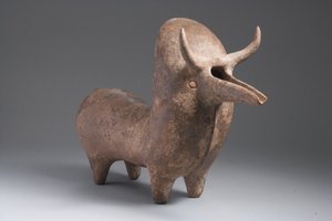 Amlash rhyton على شكل ثور زيبو (الطين)