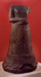 تمثال نابيراسو ، زوجة الملك العيلامي أونتاش نابيرشا ، حوالي 1340-1300 قبل الميلاد (البرونز والنحاس)