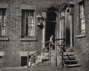 A Corner of Old Liverpool (b/w photo) بواسطة مصور انجليزى