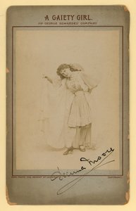 فتاة سعيدة - ديسيما مور بواسطة مصور انجليزى