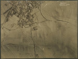 صورة جوية مع خنادق الحرب العالمية الأولى ، 1917 بواسطة مصور انجليزى