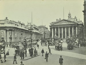 بنك إنجلترا والبورصة الملكية ، شارع ثريدنيدل ، مدينة لندن ، 1890 بواسطة مصور انجليزى