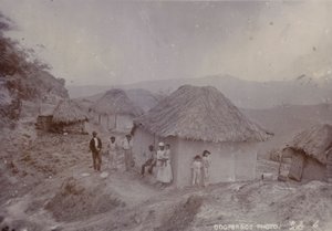 قرية بربادوس على جانب تل ، 1880 بواسطة مصور انجليزى