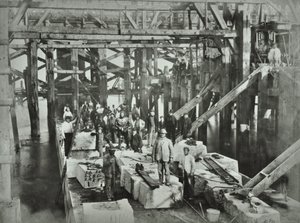 جسر بلاكفرايرز: عمال البناء ، 1869 بواسطة مصور انجليزى