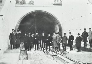 نفق بلاكوال: فحص الجزء الفرعي تحت الماء من قبل الشخصيات البارزة ، 1895 بواسطة مصور انجليزى