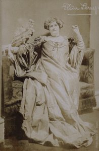 Ellen Terry (b/w photo) بواسطة مصور انجليزى