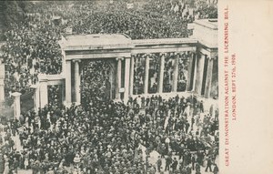 مظاهرة كبيرة ضد قانون الترخيص ، لندن ، 27 سبتمبر 1908 بواسطة مصور انجليزى