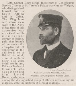 منح Gunner Joseph Wright ، RN ، صليب الخدمة الواضحة بواسطة مصور انجليزى