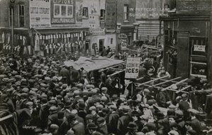في Petticoat Lane ، لندن ، صباح الأحد بواسطة مصور انجليزى