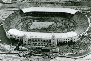 غزو الملعب لنهائي كأس ويمبلي ، 1923 بواسطة مصور انجليزى