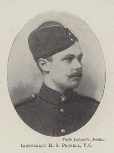 الملازم HS Pennell ، VC بواسطة مصور انجليزى