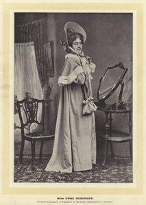 ملكة جمال Esme Beringer بواسطة مصور انجليزى