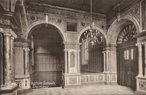 مدارس أكسفورد للامتحانات ، Marble Staircase (b / w photo) بواسطة مصور انجليزى