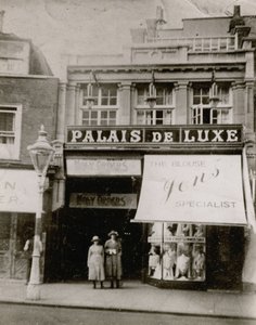 قصر فاخر ، شارع هاي ، بروملي بواسطة مصور انجليزى