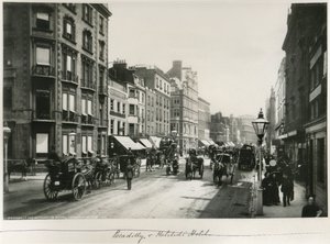 فندق بيكاديللي وهاتشيت ، لندن ، حوالي عام 1887 (طباعة زلالية) بواسطة مصور انجليزى