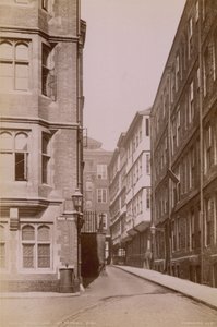 بطاقة بريدية بها مدخل شمالي إلى Middle Temple Lane بواسطة مصور انجليزى